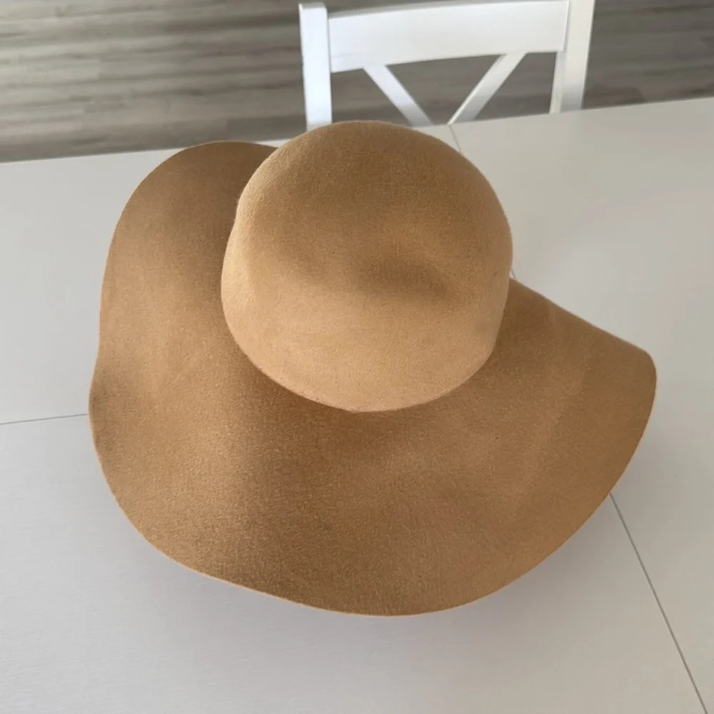 Express Wool Hat Women’s One Size Tan Wide Trim
